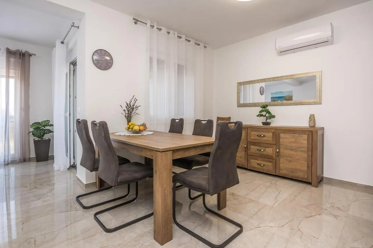 Deluxe Apartments Glamour Fantastic Sea View Near The Beach - By Ta Leut Agency Vir