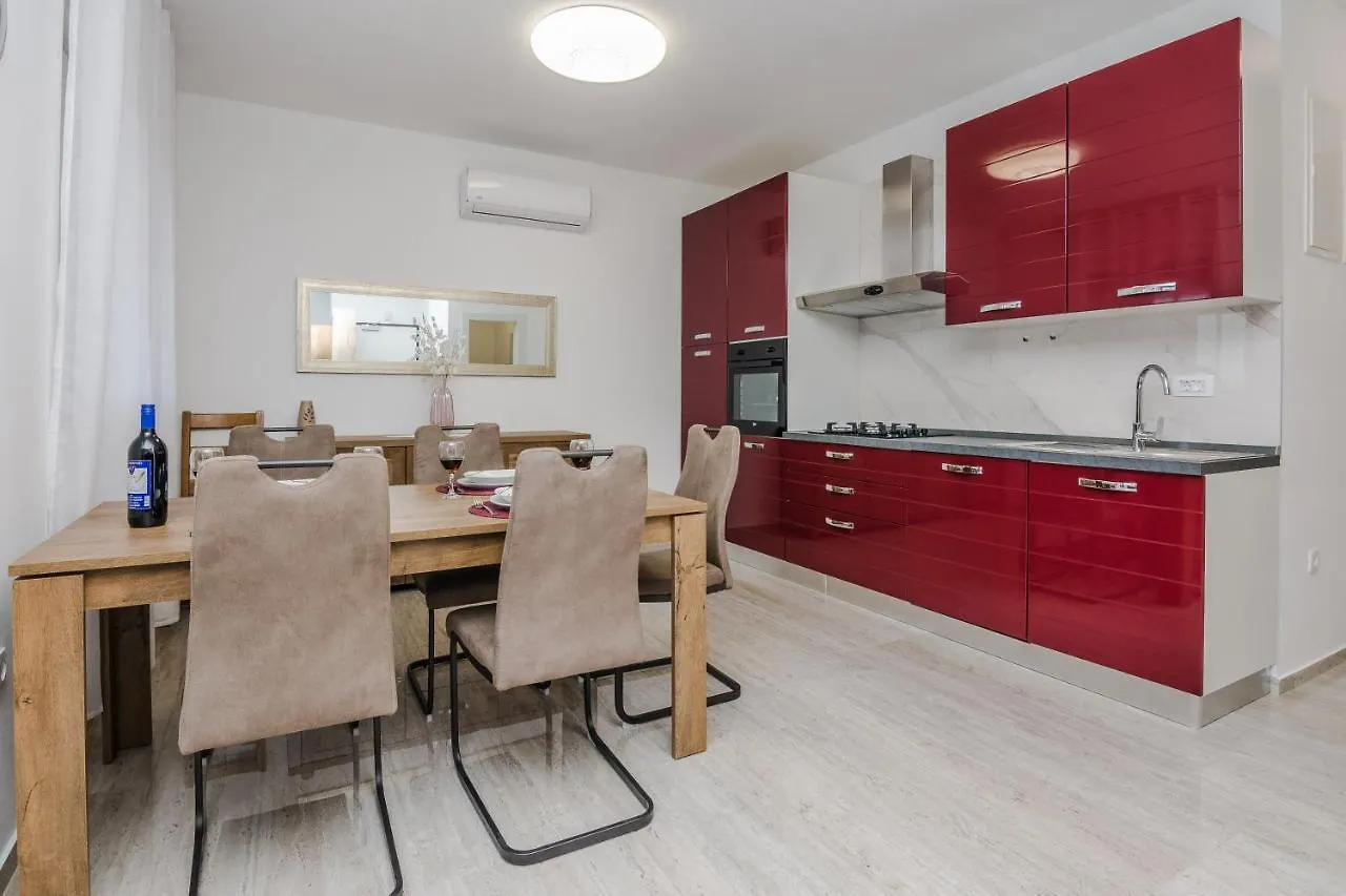 Deluxe Apartments Glamour Fantastic Sea View Near The Beach - By Ta Leut Agency Vir