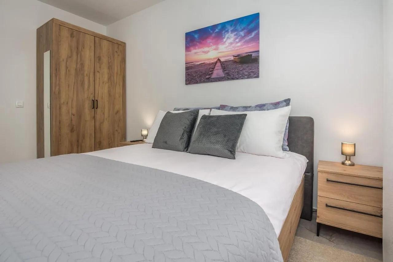 Deluxe Apartments Glamour Fantastic Sea View Near The Beach - By Ta Leut Agency Vir 0*,