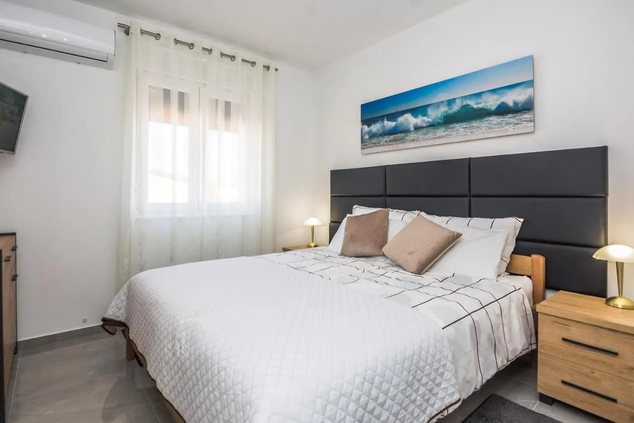 Deluxe Apartments Glamour Fantastic Sea View Near The Beach - By Ta Leut Agency Vir