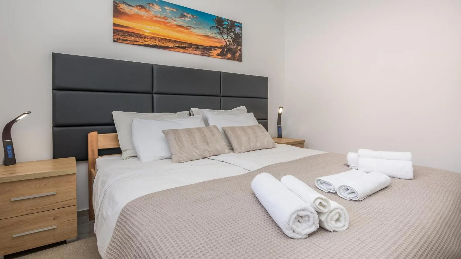 Deluxe Apartments Glamour Fantastic Sea View Near The Beach - By Ta Leut Agency Vir Croatia