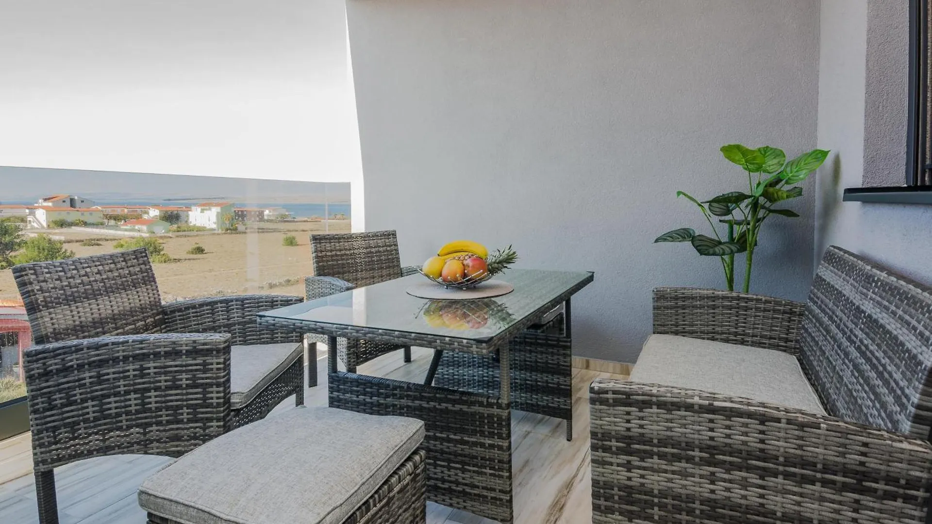 Deluxe Apartments Glamour Fantastic Sea View Near The Beach - By Ta Leut Agency Vir 0*,