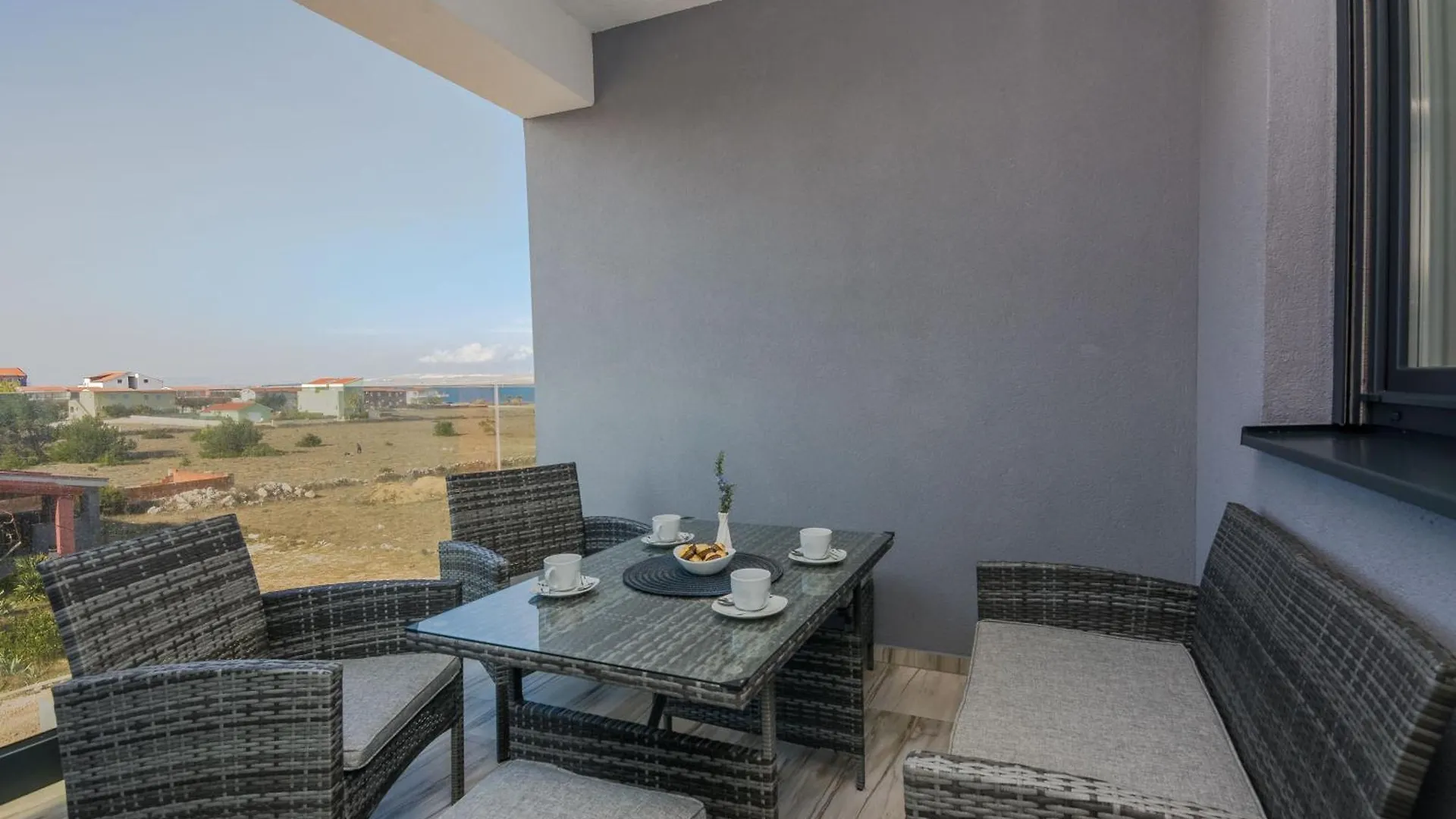 Deluxe Apartments Glamour Fantastic Sea View Near The Beach - By Ta Leut Agency Vir