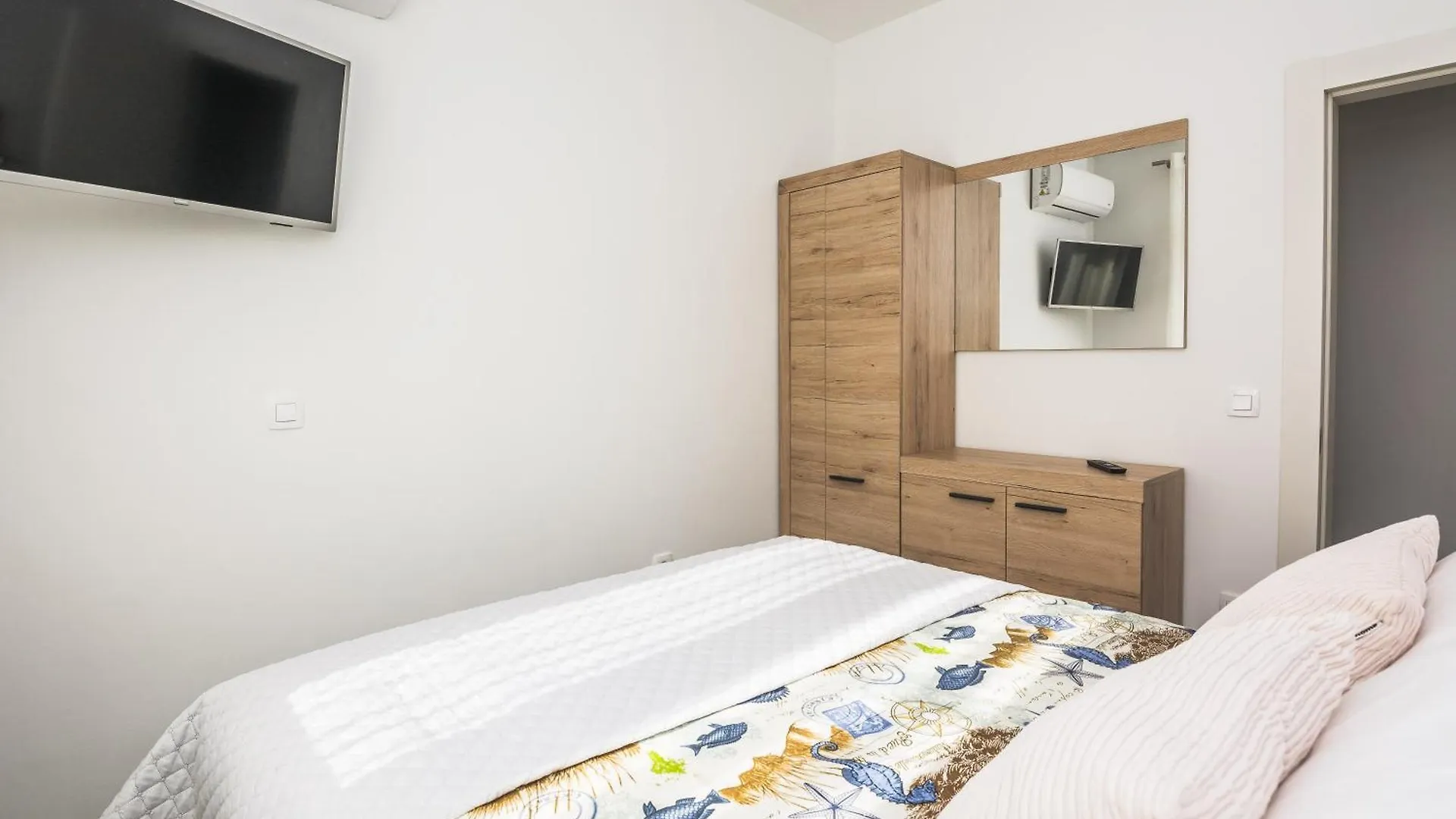 Deluxe Apartments Glamour Fantastic Sea View Near The Beach - By Ta Leut Agency Vir