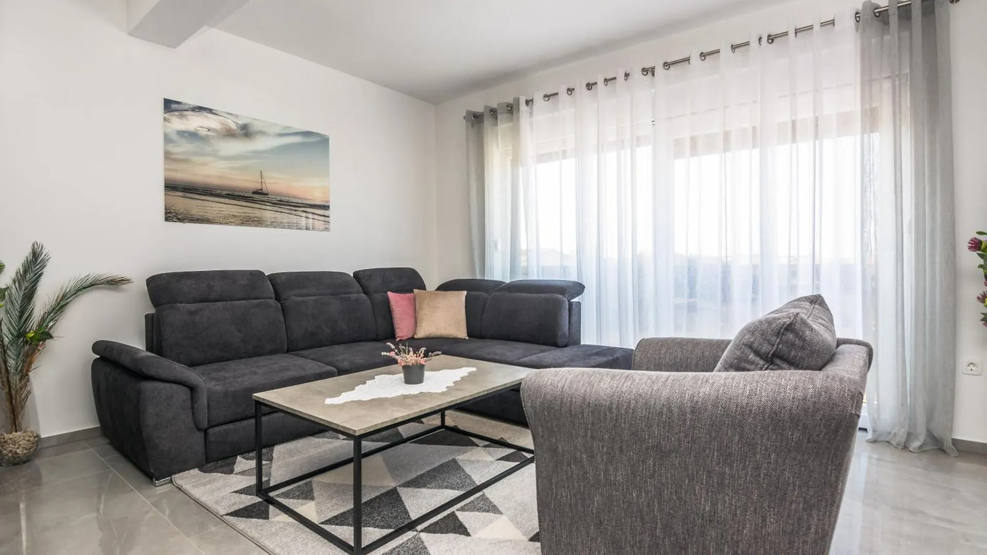 Deluxe Apartments Glamour Fantastic Sea View Near The Beach - By Ta Leut Agency Vir