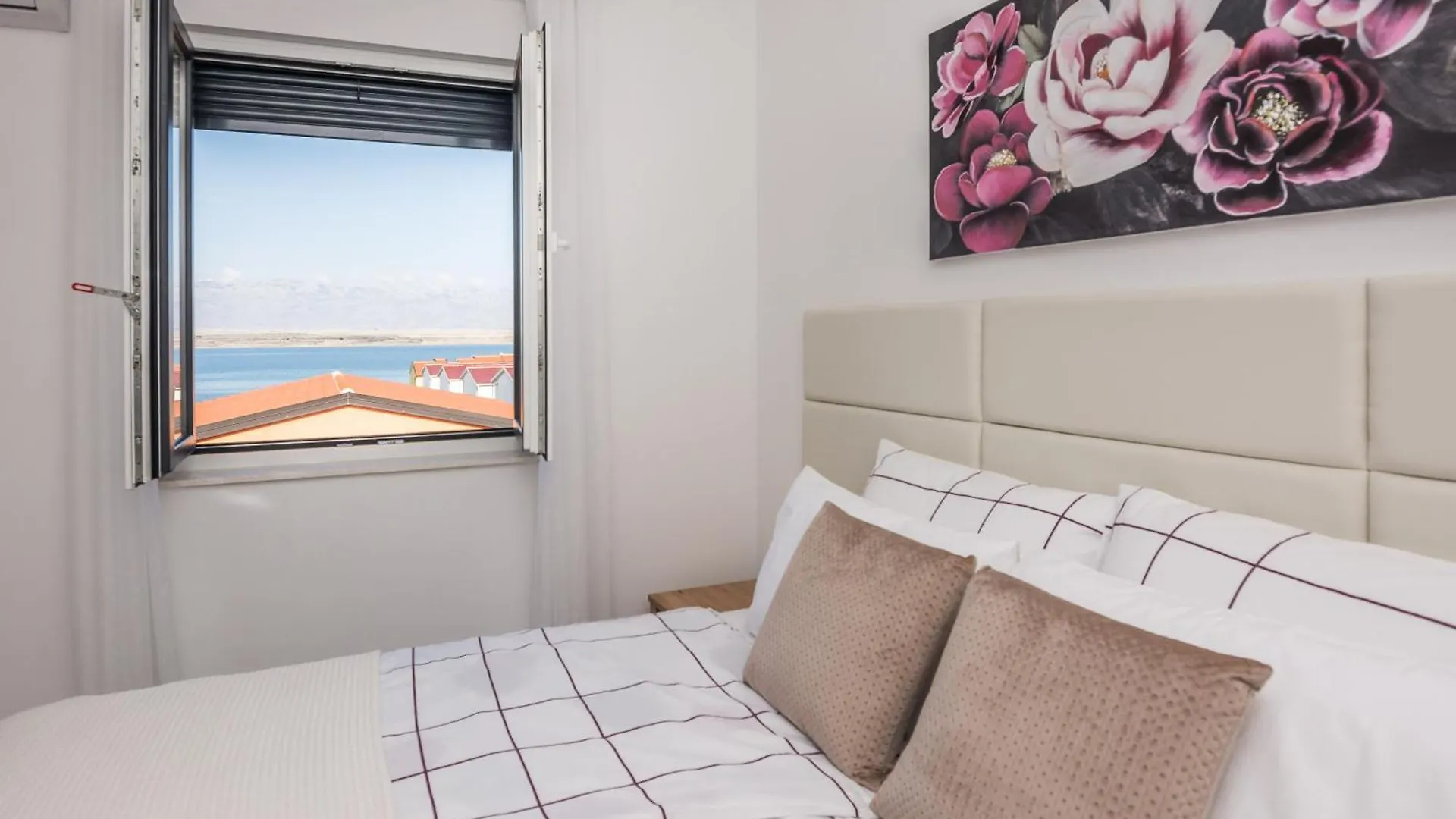 Deluxe Apartments Glamour Fantastic Sea View Near The Beach - By Ta Leut Agency Vir