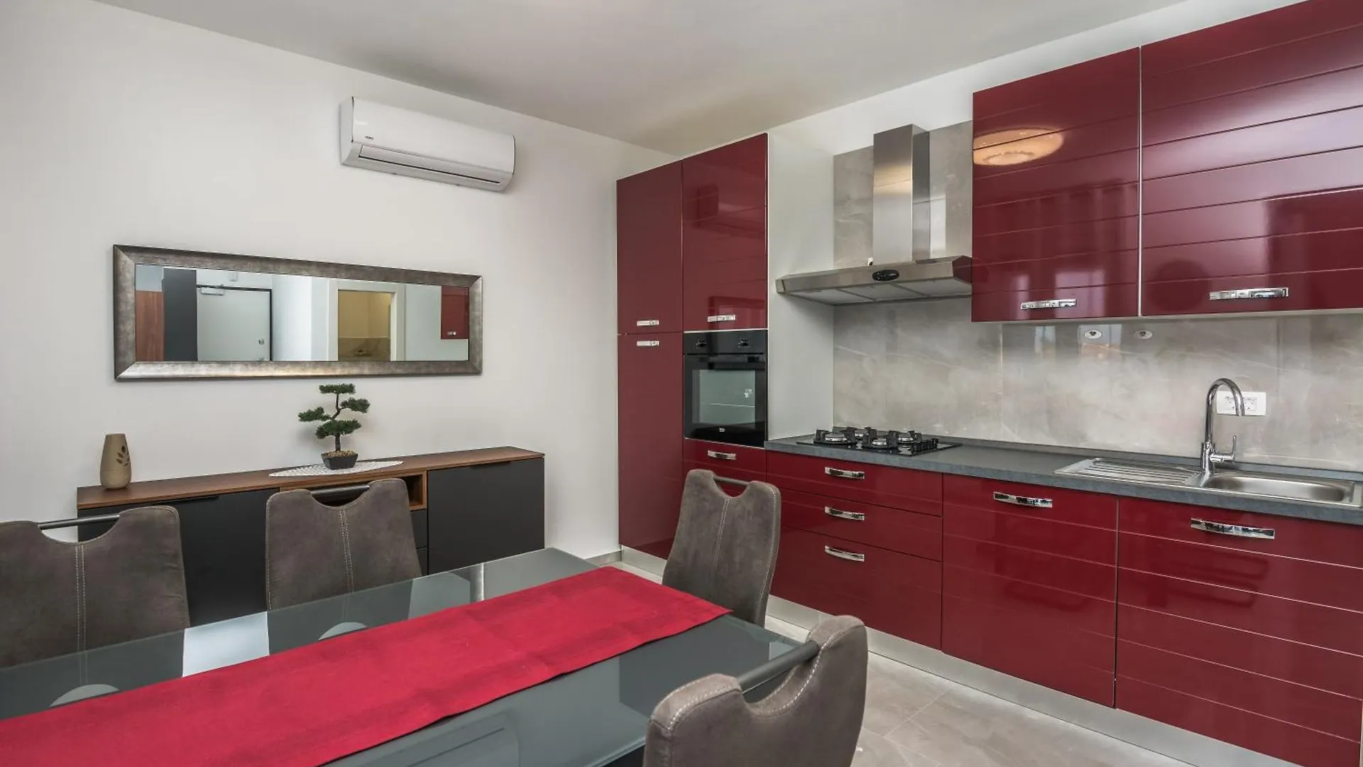 Deluxe Apartments Glamour Fantastic Sea View Near The Beach - By Ta Leut Agency Vir
