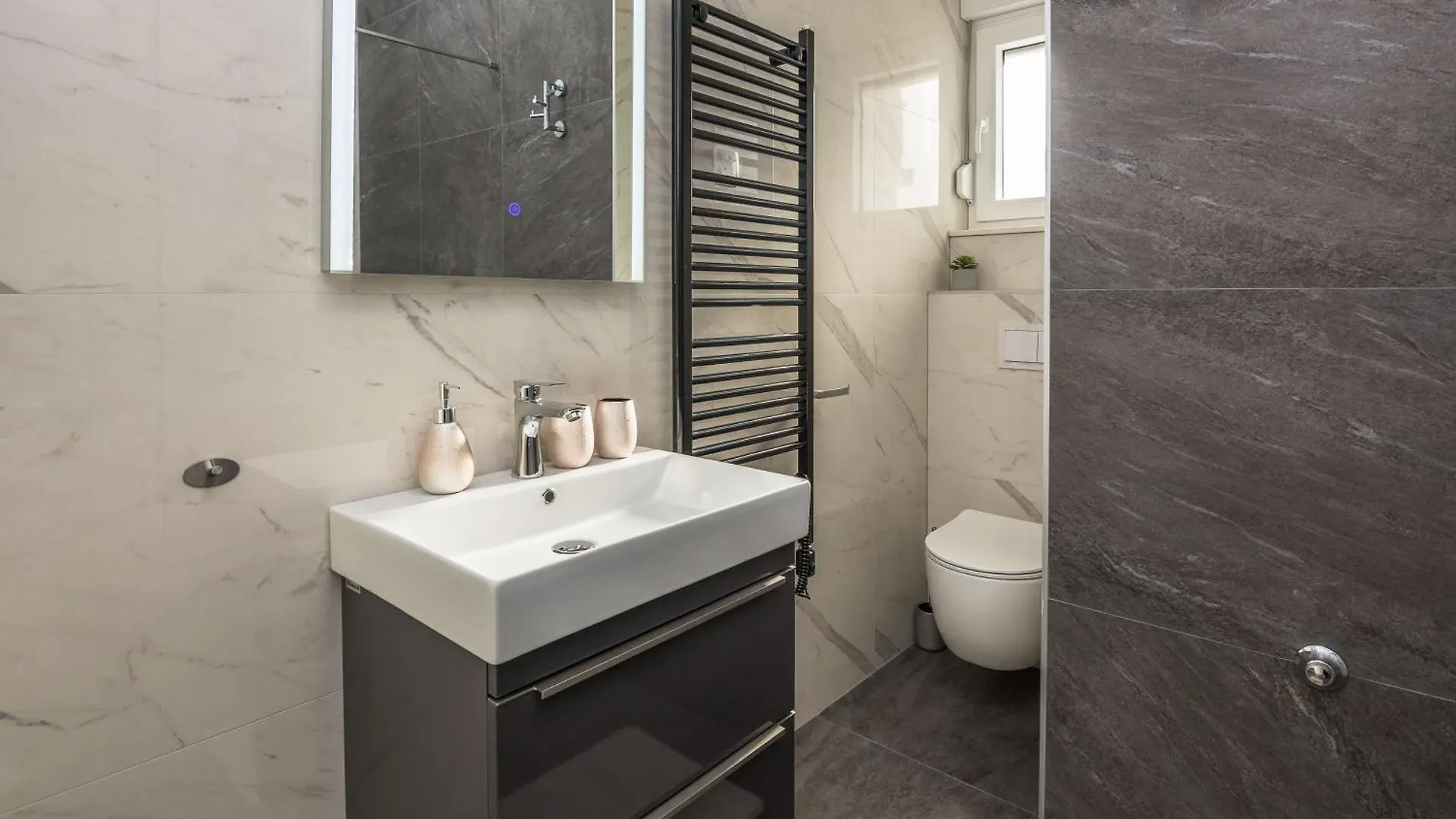 Deluxe Apartments Glamour Fantastic Sea View Near The Beach - By Ta Leut Agency Vir