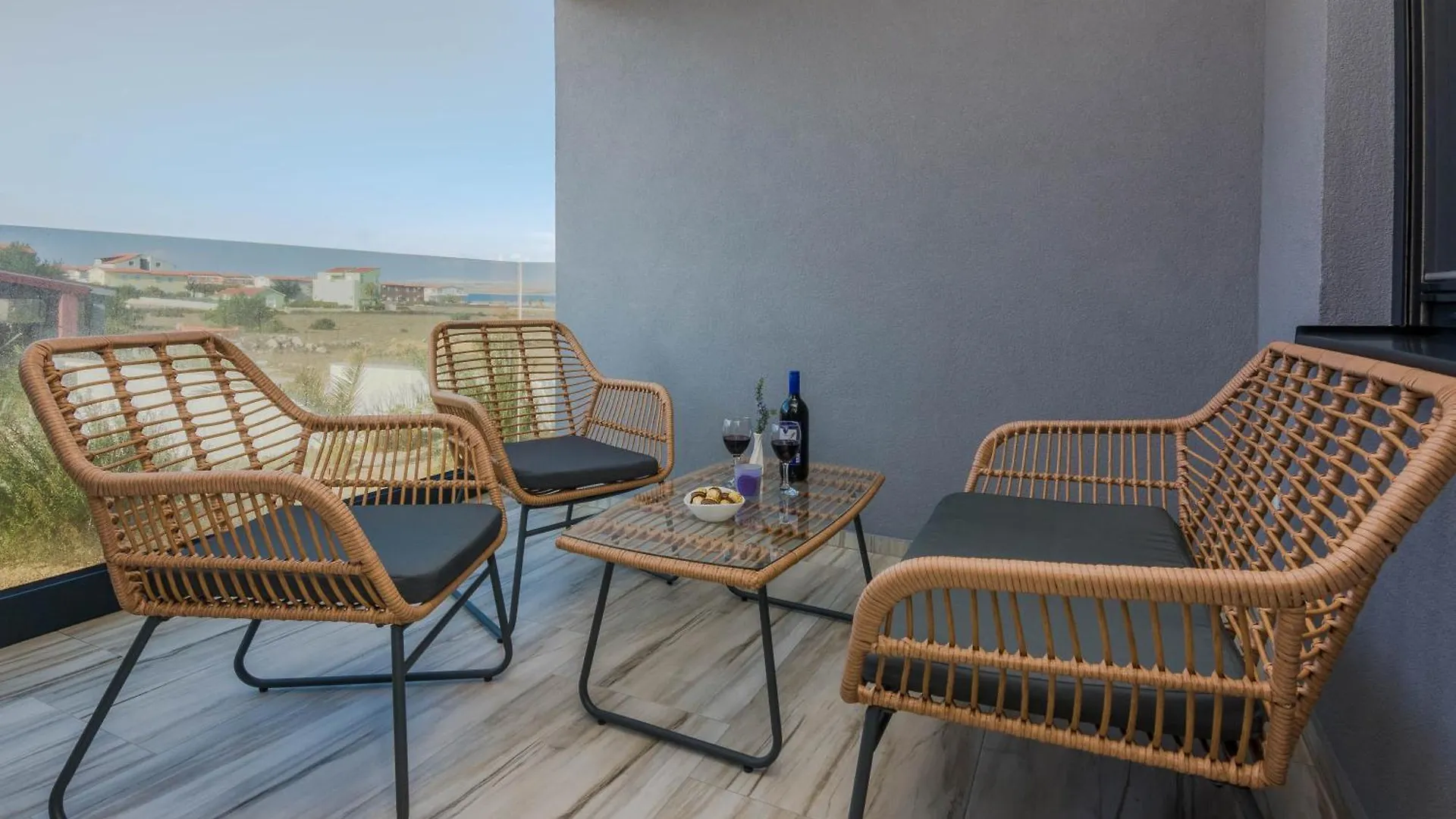 Deluxe Apartments Glamour Fantastic Sea View Near The Beach - By Ta Leut Agency Vir