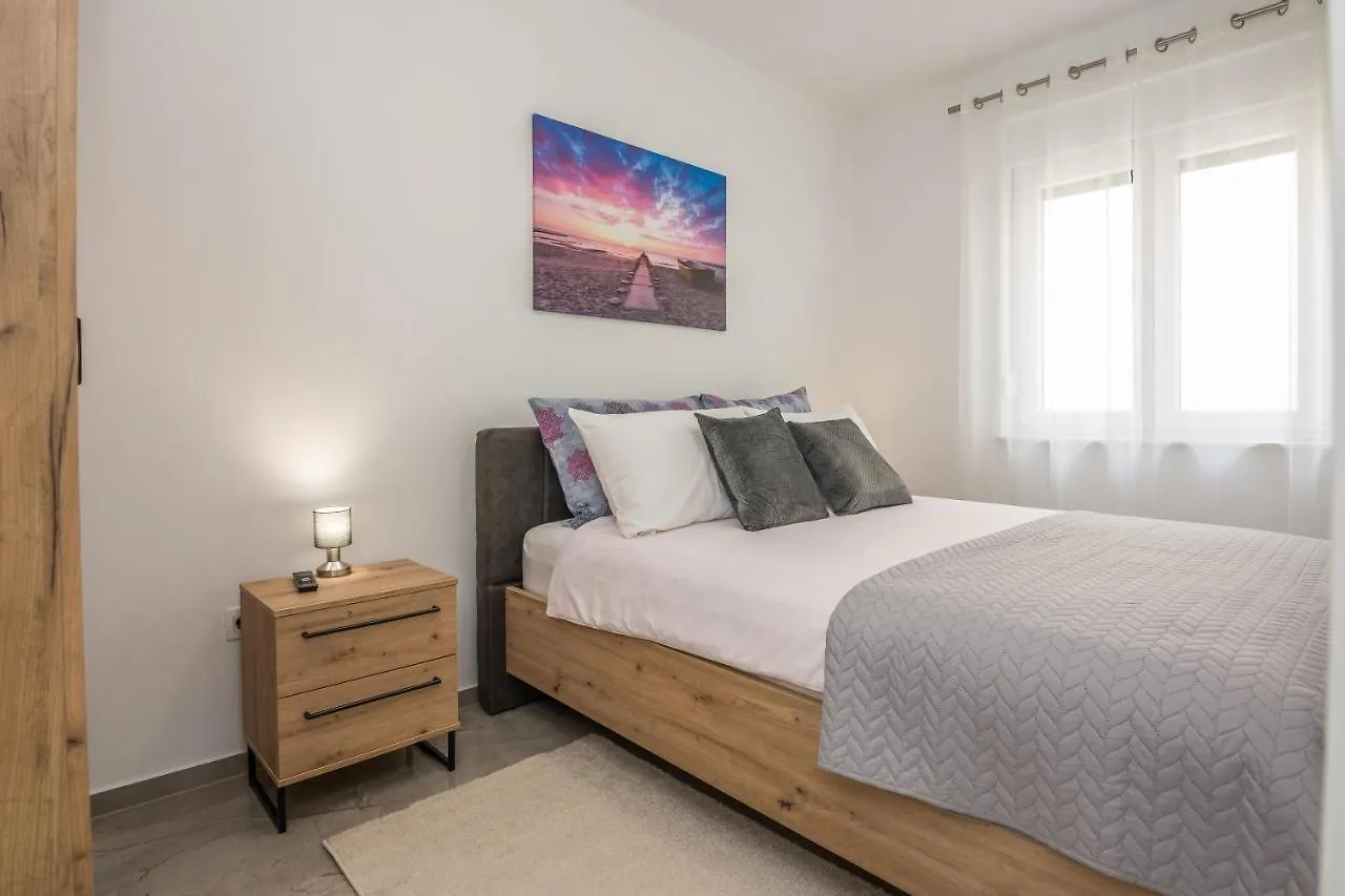 Deluxe Apartments Glamour Fantastic Sea View Near The Beach - By Ta Leut Agency Vir
