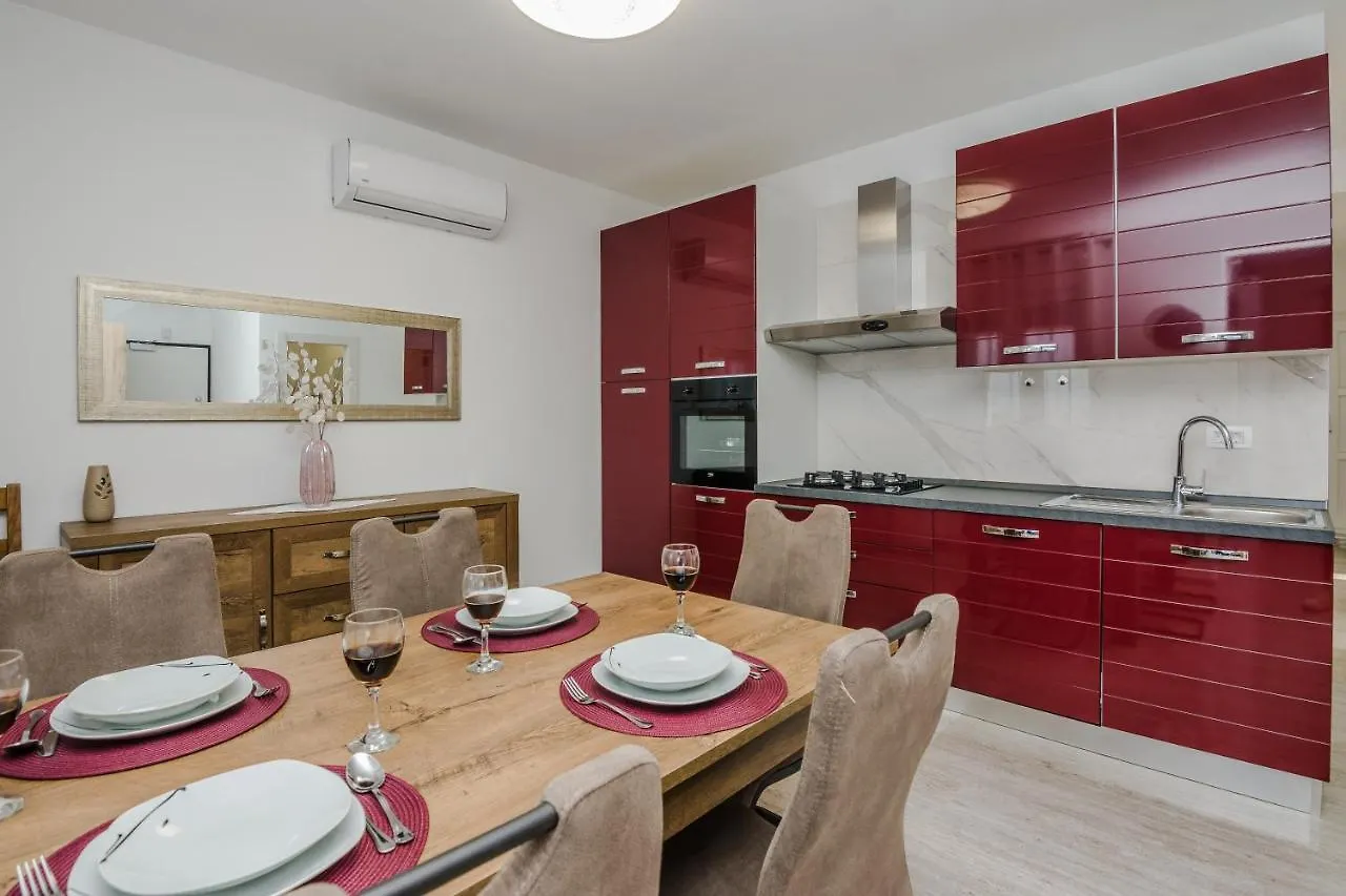 Deluxe Apartments Glamour Fantastic Sea View Near The Beach - By Ta Leut Agency Vir
