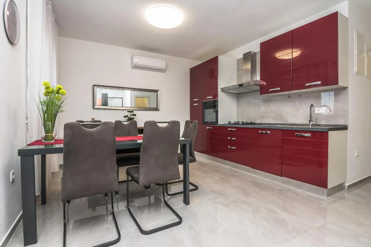 Deluxe Apartments Glamour Fantastic Sea View Near The Beach - By Ta Leut Agency Vir