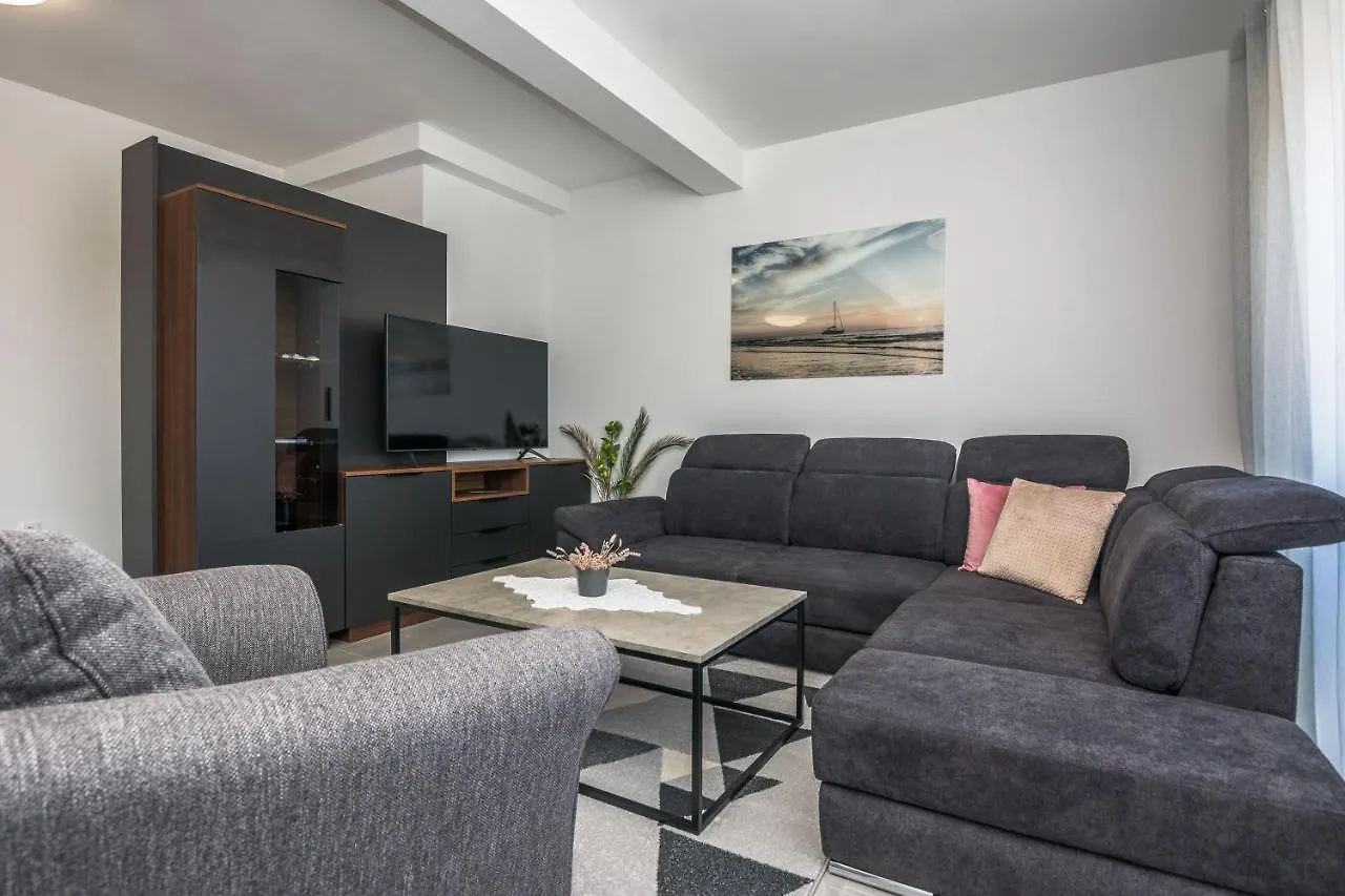 Deluxe Apartments Glamour Fantastic Sea View Near The Beach - By Ta Leut Agency Vir 0*,