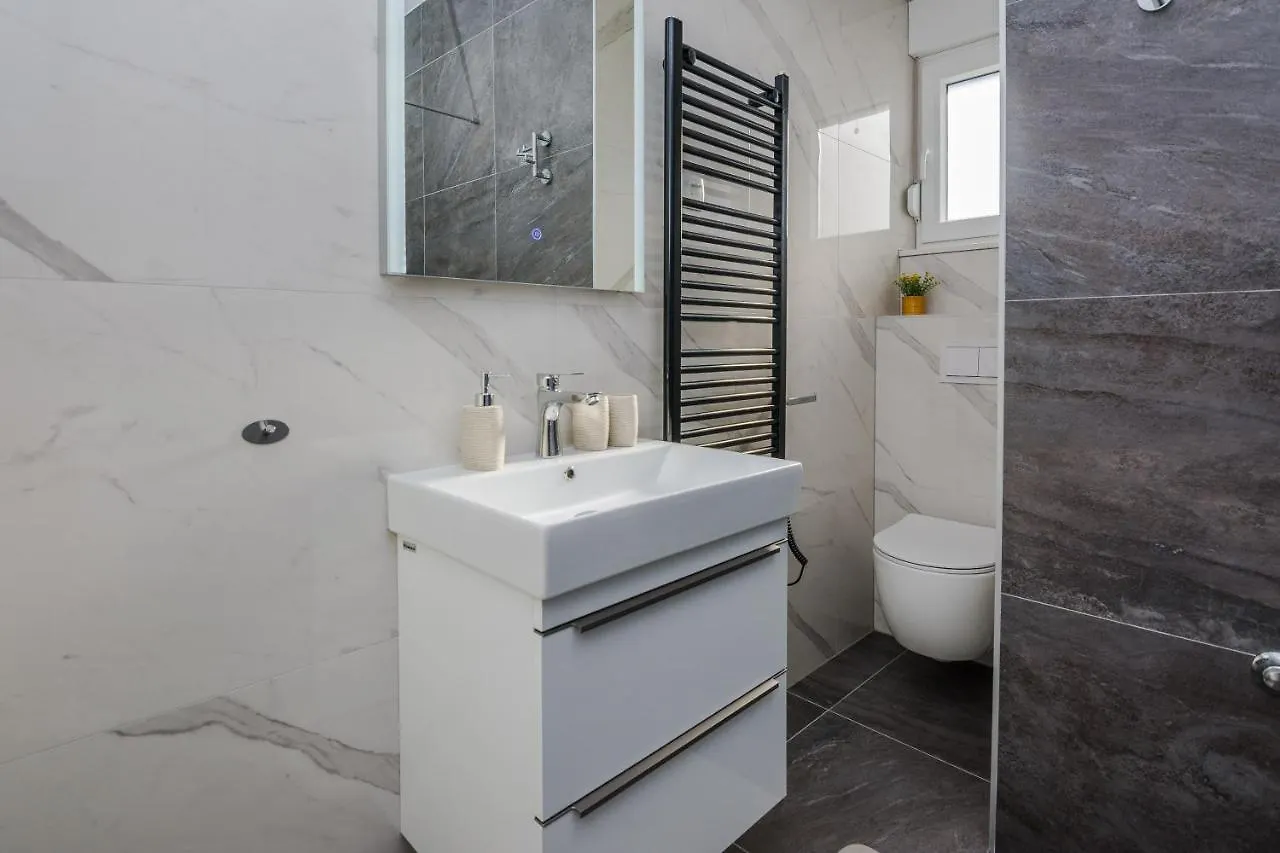 Deluxe Apartments Glamour Fantastic Sea View Near The Beach - By Ta Leut Agency Vir