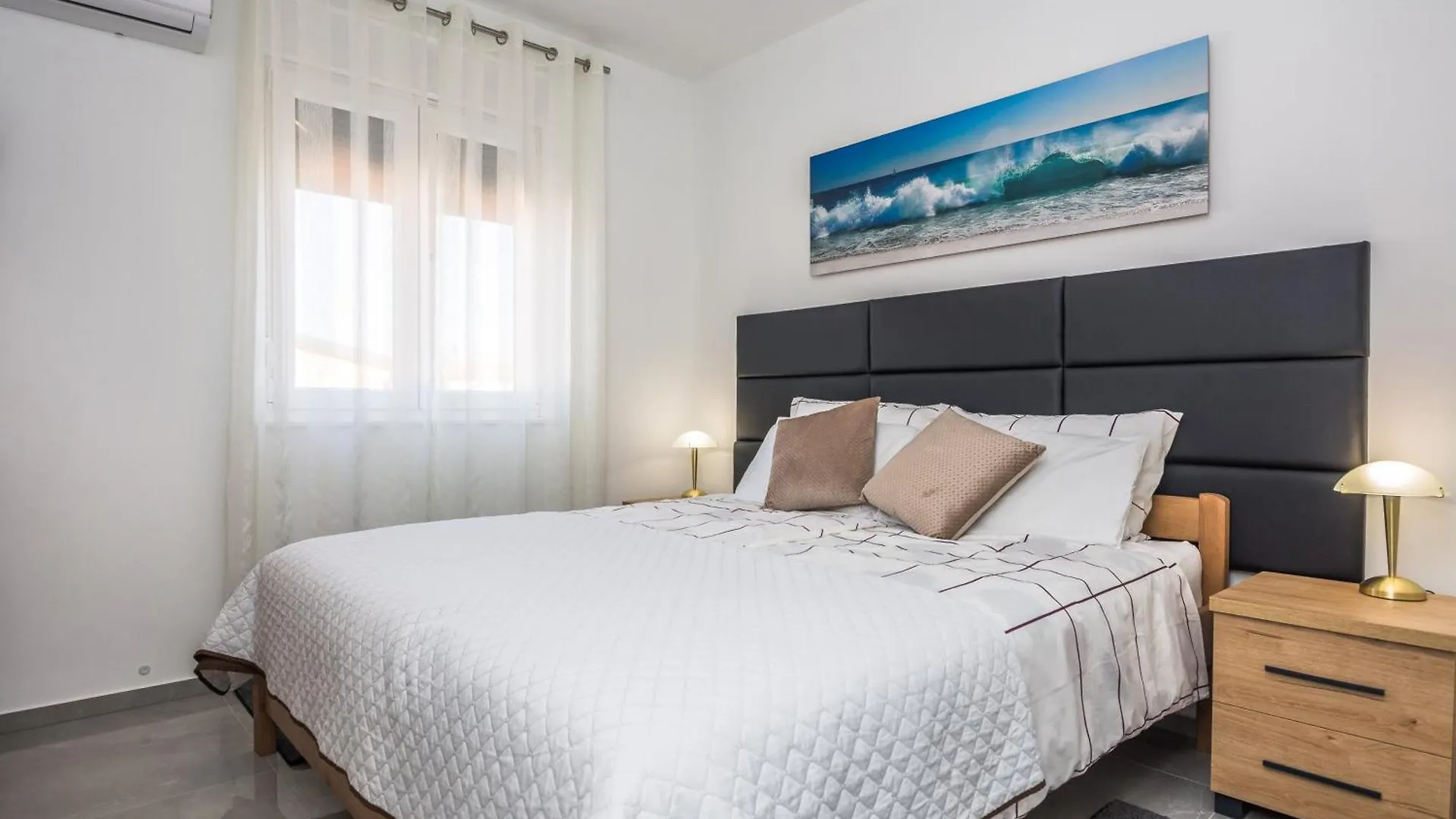 Deluxe Apartments Glamour Fantastic Sea View Near The Beach - By Ta Leut Agency Vir