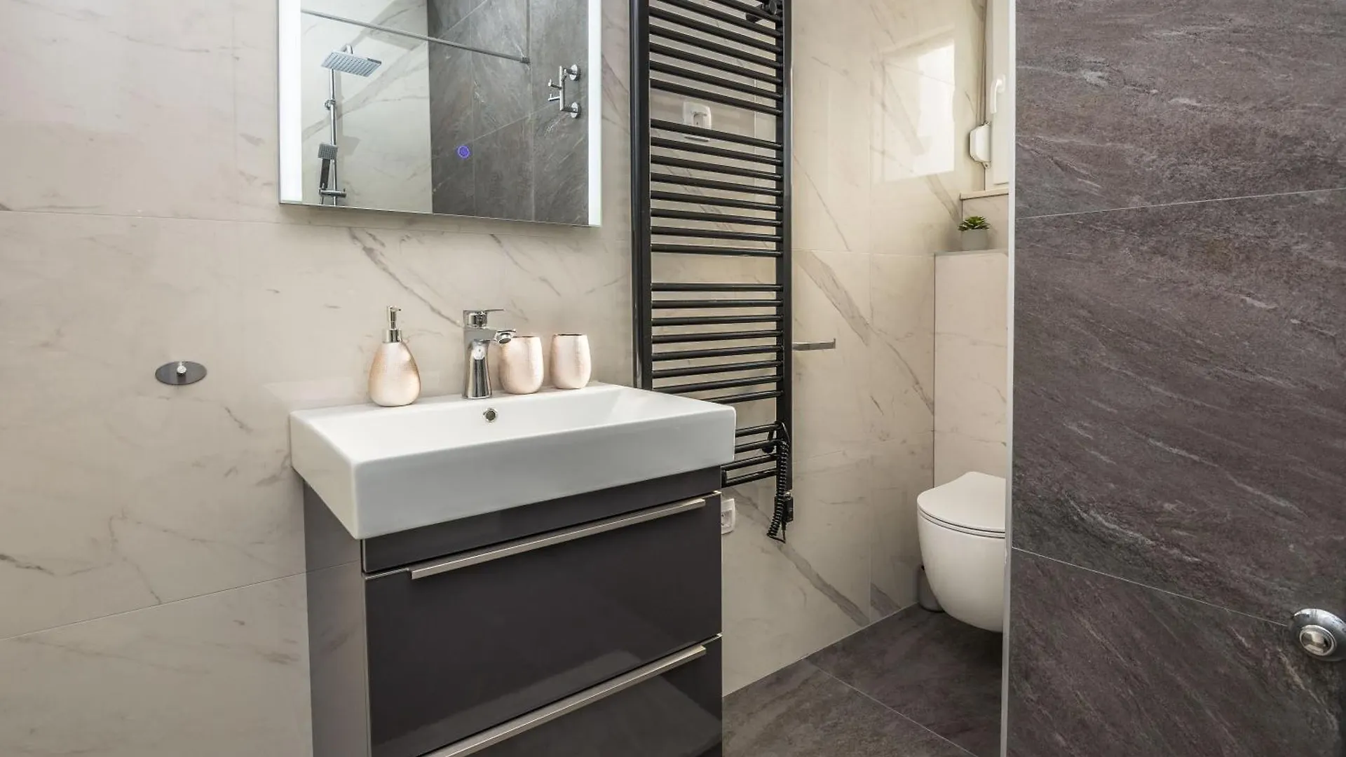 Deluxe Apartments Glamour Fantastic Sea View Near The Beach - By Ta Leut Agency Vir 0*,